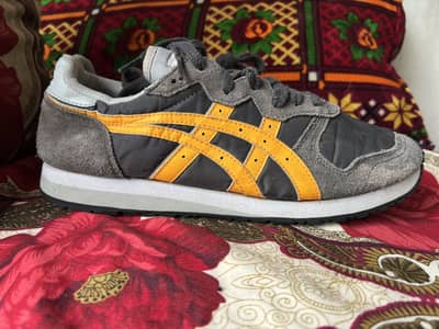 Shoes/ For/ woman/Men/ Cheetah/ Sports/ Joggers/nike/jordon/ puma/Fila