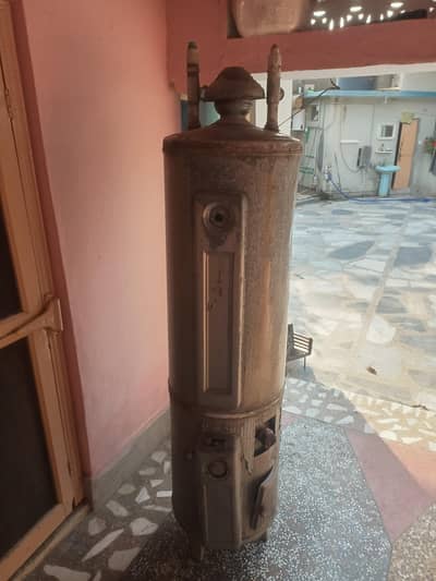 35 Gallon gyzer electric & gas both