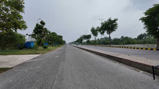 8 Marla Commercial Plot Facing Main Parking CCA1 Phase 6