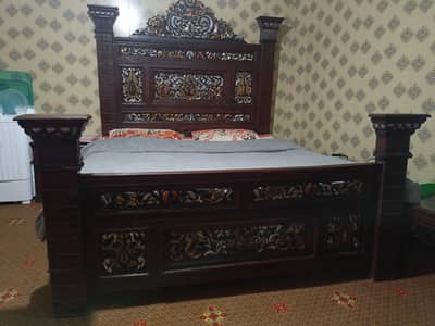 Bed dresser with side tables