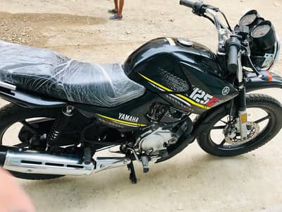 Yamaha YBR 125G bike