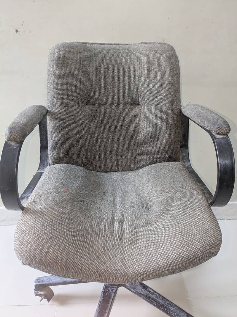 Comfortable Used Office Chair Good Condition - Office Chairs - 1110462834