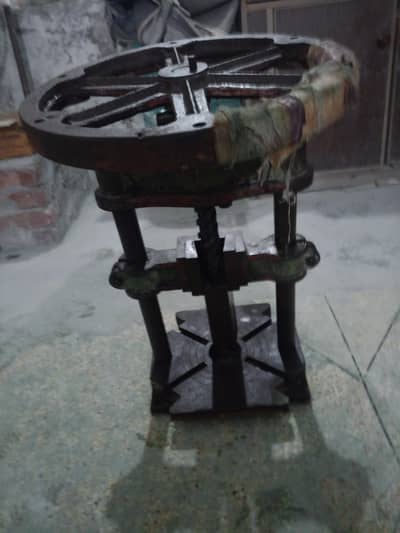 BEAUTY SOAP STAMPING MACHINE