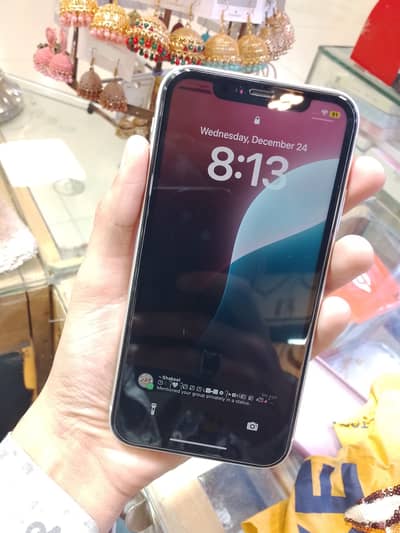 Iphone 11 FY 4 months used non