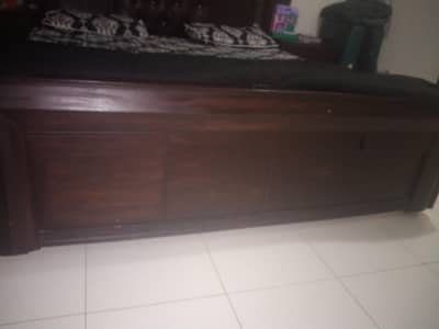 bed with 2 side table