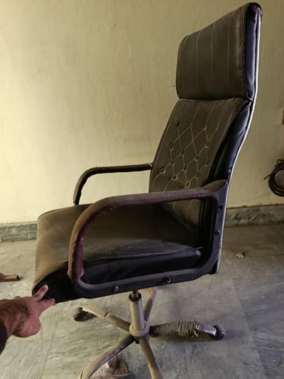 Revolving chair for sale - Used
