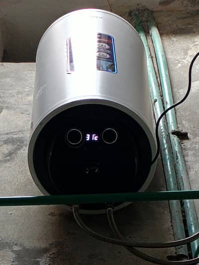 IZONE ELECTRIC GEYSER 60LITER