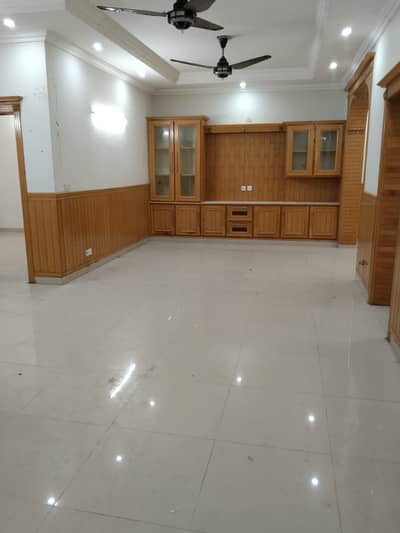 Upper Portion Spread Over 14 Marla In G-13 Available