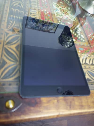 Ipad mini 2 new condition with protector
