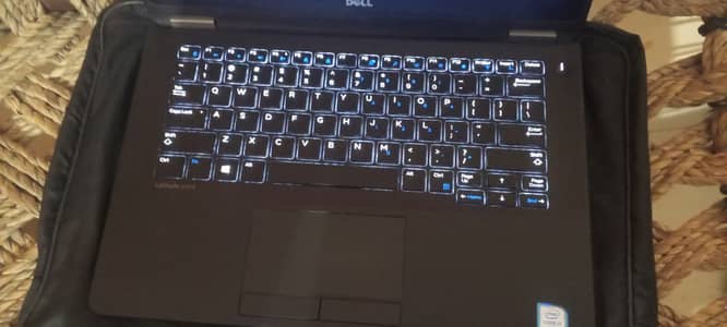 Dell Latitude E7270 - i5 6th Gen - 8GB RAM - 256GB SSD - Backlit