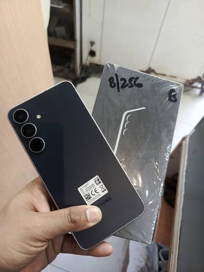 S25FE 256gb full warranty.