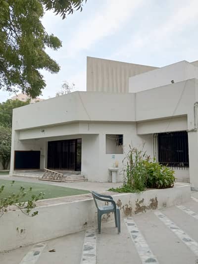 Commercial Bungalow For Rent 1000 Square Yards, Clifton Block 2 (Prime Location)