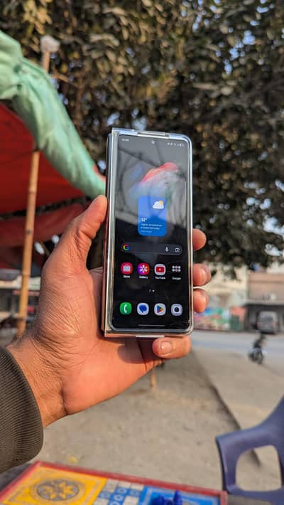 Samsung Galaxy z fold 3 non pta  inner display not working