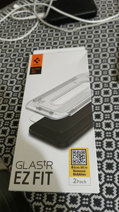 Spigen Glass screen protector