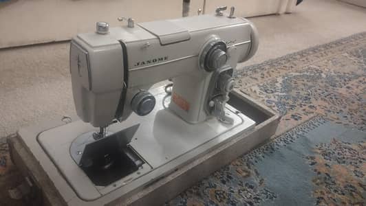 Janome Model No. 680