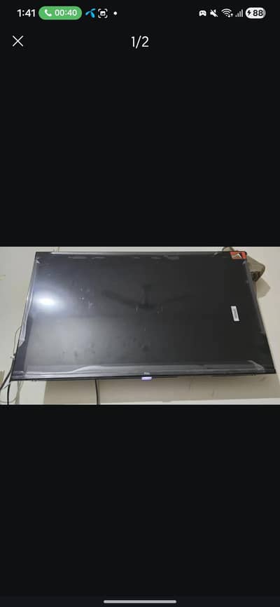 TCL 32  Android TV – 10/10 Condition + Screen Protector