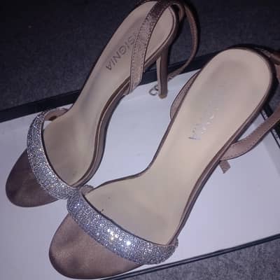 Insignia heels