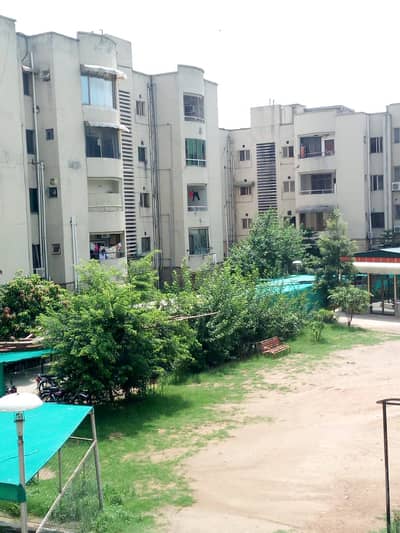 G11/3 ibne sina road C type flat For Rent 3rd floor family bachelor's job person