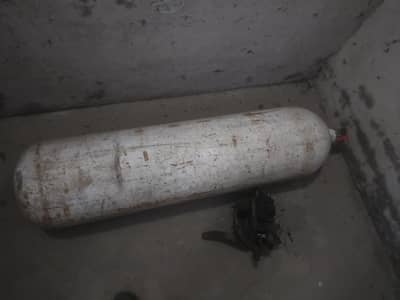 CNG Cylinder With KIT Urjent sale