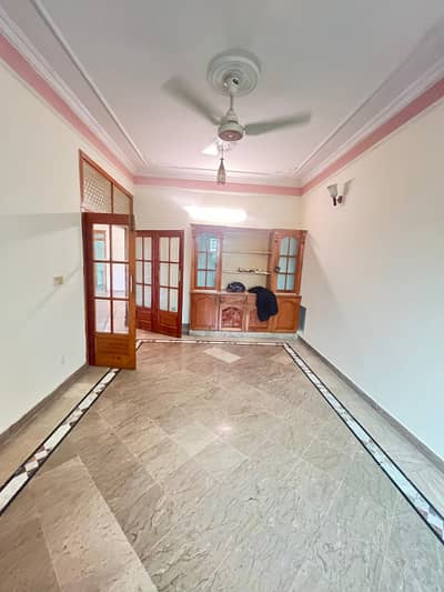 10 Marla Ground Portion For Rent In E 11 Islamabad