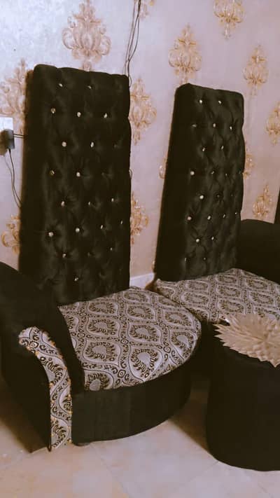 Luxury Black Velvet Chairs – Elegant Design