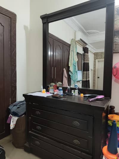 Dressing Table with mirror