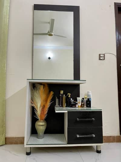 Dressing Table FOR SALE!