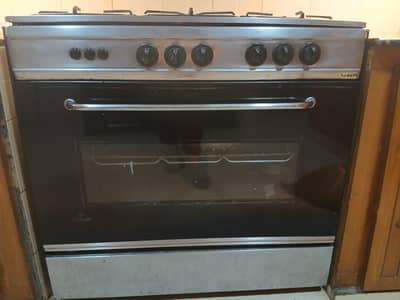 Large Cooking Range / Oven for Sale – Excellent Condition