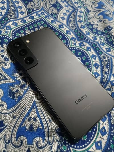 Samsung S22 Non PTA Single Sim. Just tiny green dot. sale only