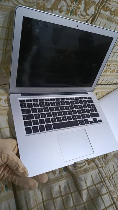 Macbook air 2017 8gb ram 128gb ssd