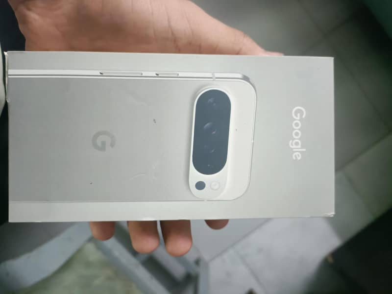 Google Pixel 9 Pro 256GB | 16GB RAM | 10/10 Condition | Box & Charger 2