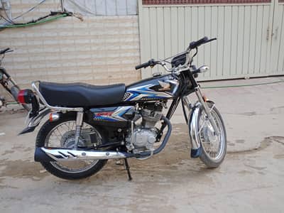 Black Honda 125
