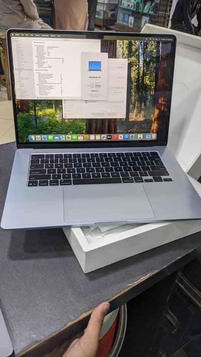 MacBook Air M4 15 inch 16/256
