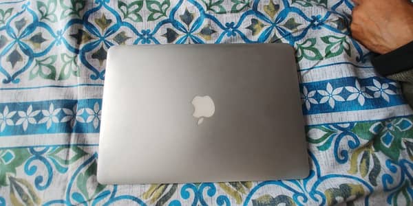 Macebook Air core i5