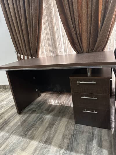Like-new Office Furniture for Sale