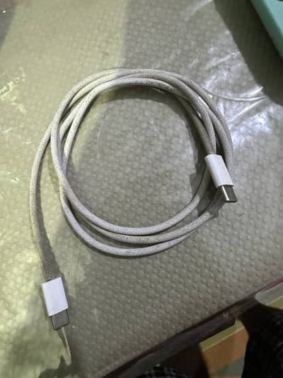 100% Original iphone  16 pro max charging cable type