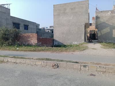 Corner 2 Marla Commercial Plot For sale In The Perfect Location Of Ferozepur Road