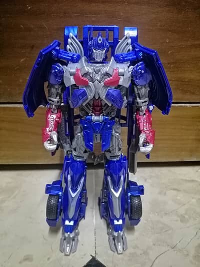 Optmus Prime leader class transformer action figure