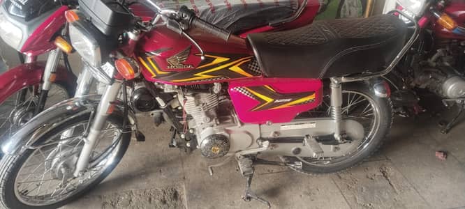 Honda 125 / Totally Genuine