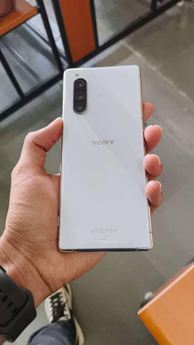 مجھے کچھ لوگوں کی ضرورت ہے جو گھر بیٹھے انٹرنیٹ سے پیسے کمانا چاہتے