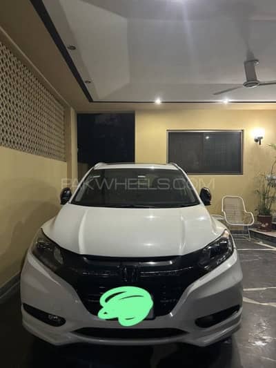 Honda vezel 2015 model