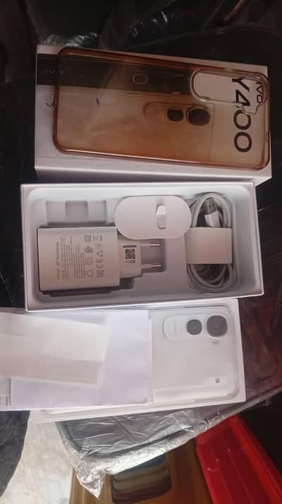 Vivo Y400 4G All Okay Set lush conddition 10/10