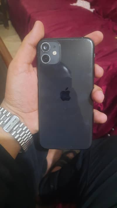 Iphone 11 for sale battery at service 72%