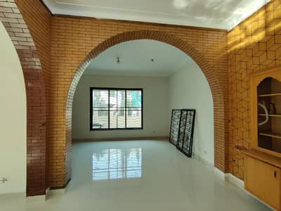 10 Marla House For Sale In Hunza Block Allama Iqbal Town