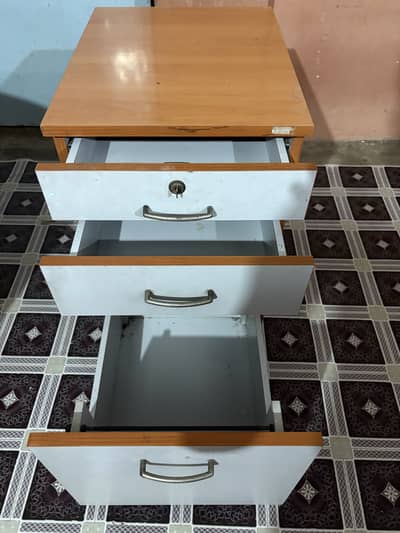 Site mobile unit and chair