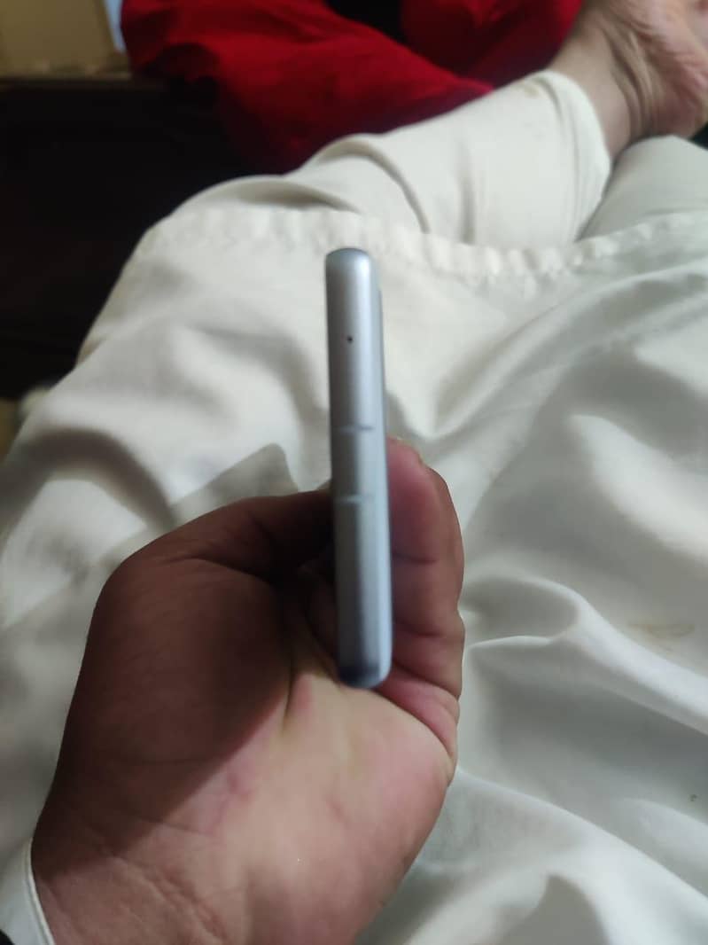 mobile model Google pixel 7a 5