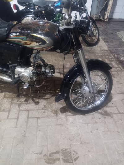assalam walikum bike unique hai puri bike new hai sab saman dala hai