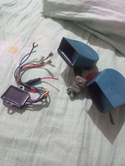 7 sound horn with complete fitting.