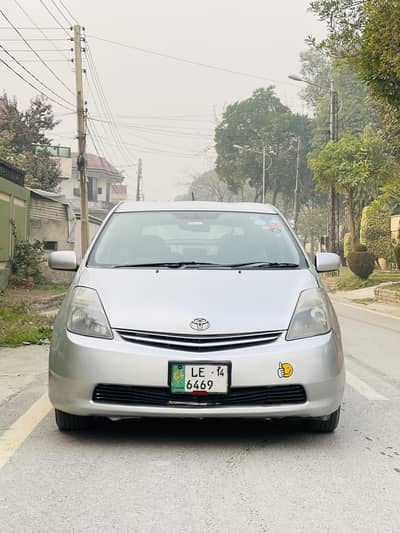 Toyota Prius S 1.5 model 2010 registered 2014 like new battery abs 100