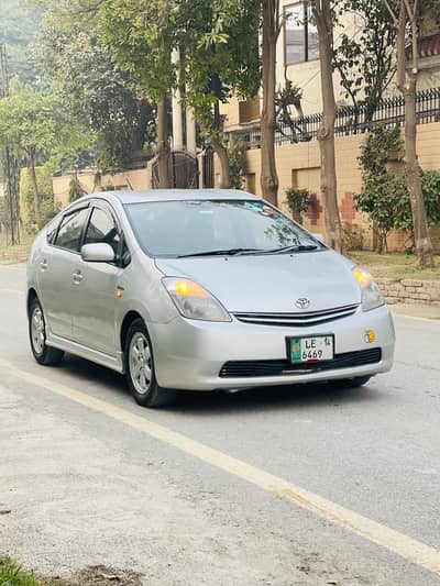 Toyota Prius S 1.5 model 2010 registered 2014 like new battery abs 100